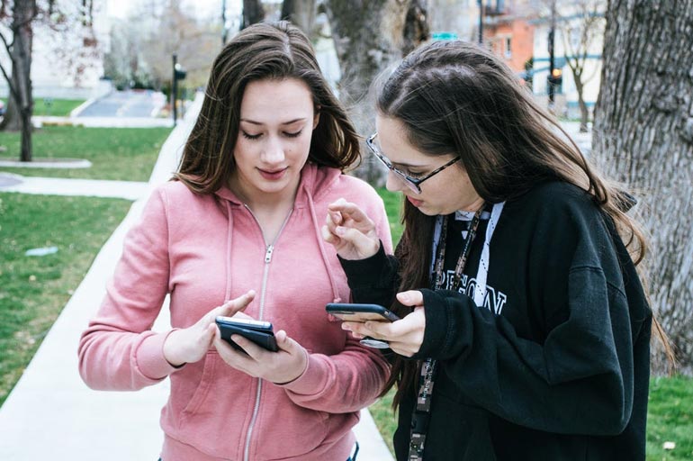 7 danos causados pelas redes sociais