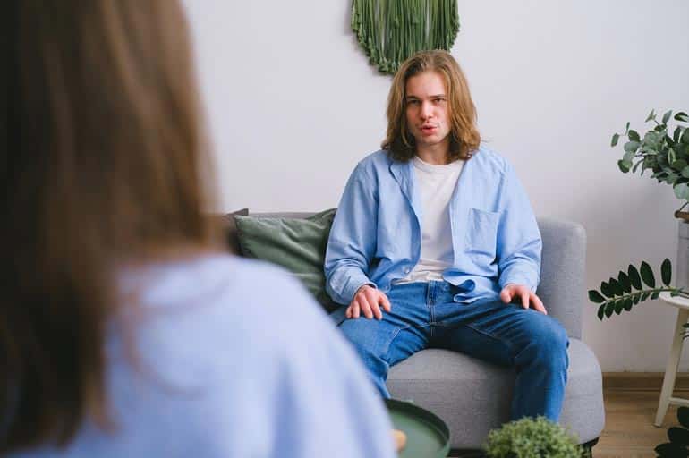 Terapia Cognitivo-Comportamental e dependências digitais: como a abordagem pode ajudar