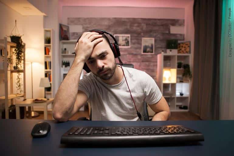 6 sinais de que a pessoa tem compulsão por jogos