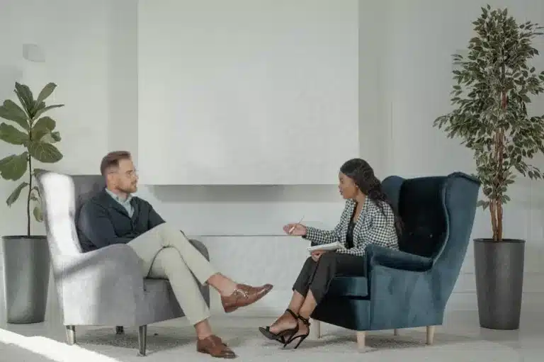 Fazer psicoterapia é simplesmente conversar?