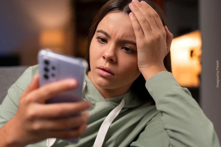 Roubando sua paz: impactos das redes sociais na saúde mental